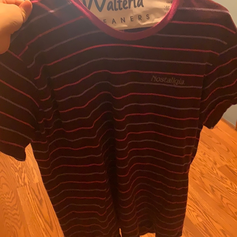 I’m selling this shirt with stripes